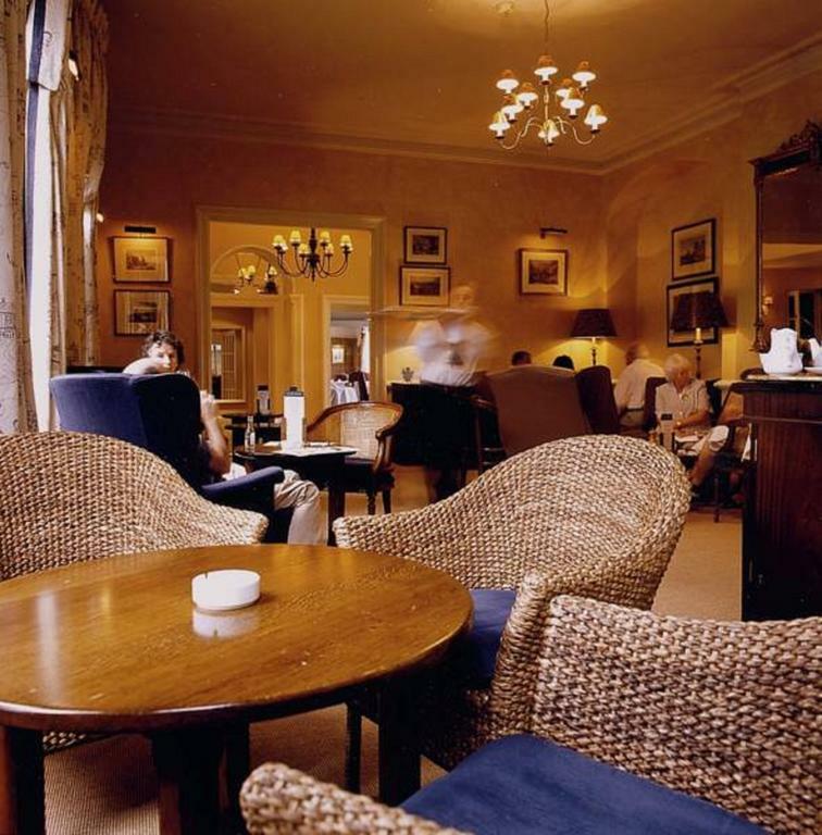 George Hotel By Greene King Inns Гантінгдон Екстер'єр фото